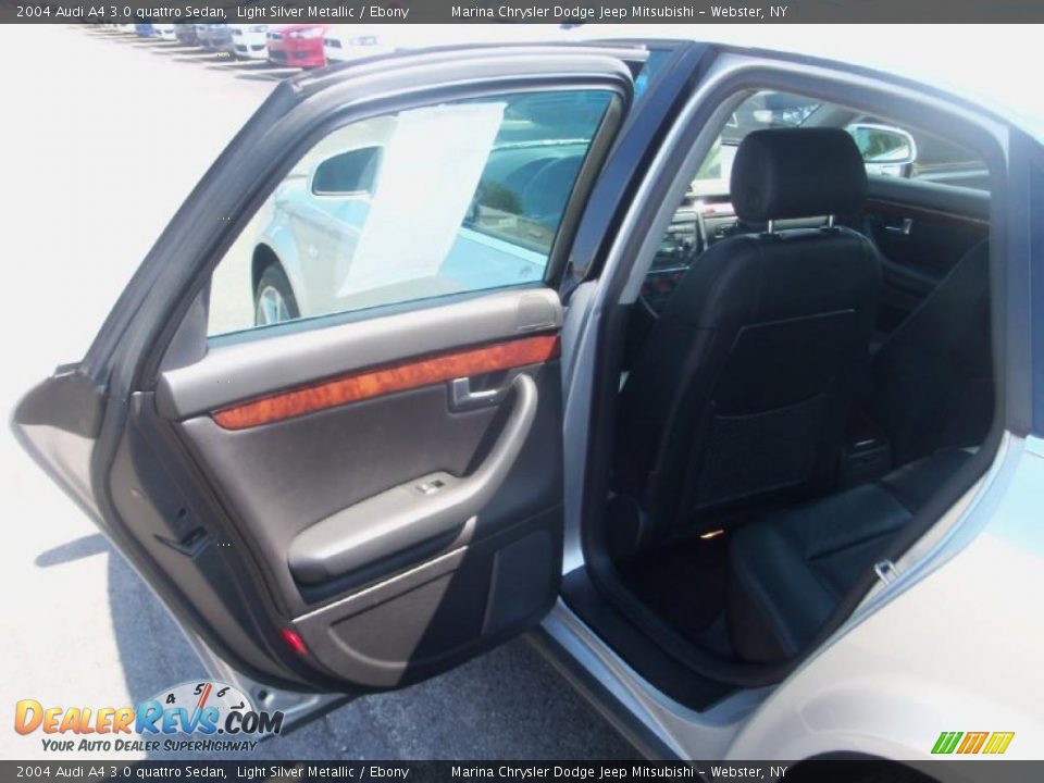 2004 Audi A4 3.0 quattro Sedan Light Silver Metallic / Ebony Photo #17