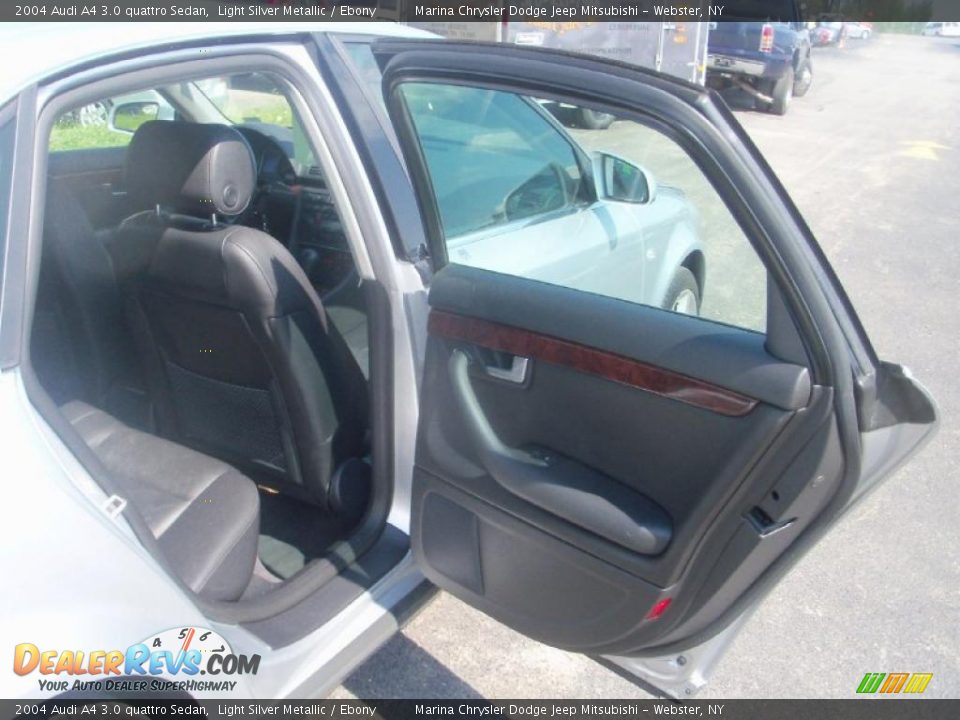 2004 Audi A4 3.0 quattro Sedan Light Silver Metallic / Ebony Photo #21