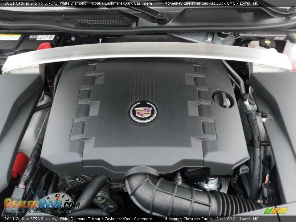 2011 Cadillac STS V6 Luxury White Diamond Tricoat / Cashmere/Dark Cashmere Photo #25