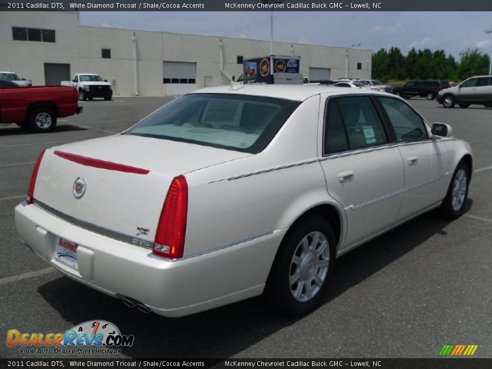 2011 Cadillac DTS White Diamond Tricoat / Shale/Cocoa Accents Photo #4