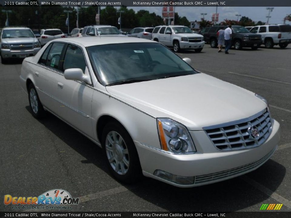 2011 Cadillac DTS White Diamond Tricoat / Shale/Cocoa Accents Photo #5