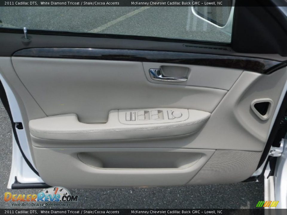 2011 Cadillac DTS White Diamond Tricoat / Shale/Cocoa Accents Photo #9