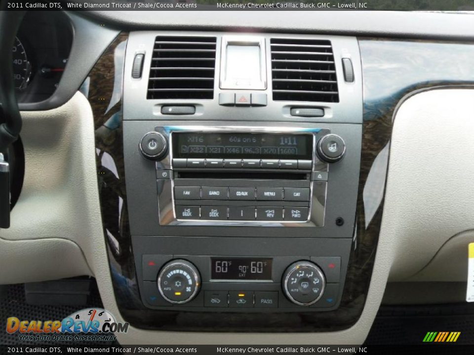 2011 Cadillac DTS White Diamond Tricoat / Shale/Cocoa Accents Photo #11
