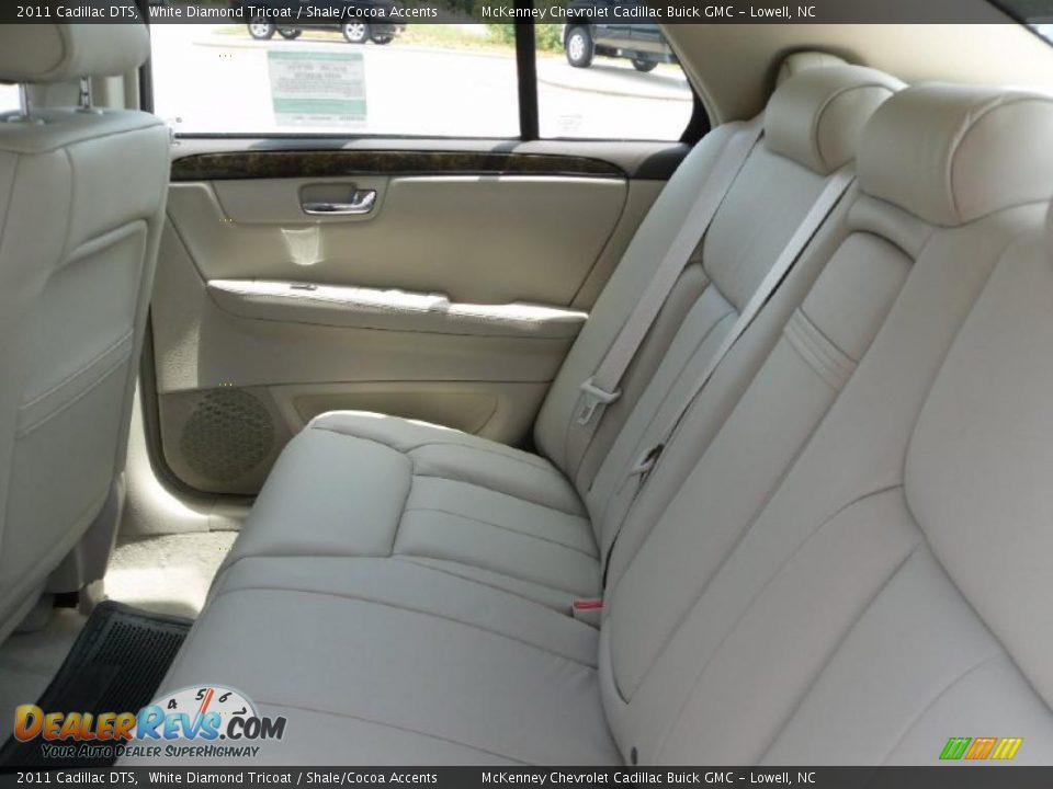 2011 Cadillac DTS White Diamond Tricoat / Shale/Cocoa Accents Photo #12
