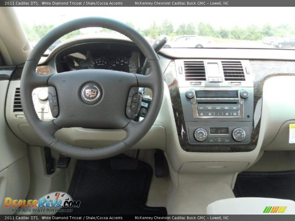 2011 Cadillac DTS White Diamond Tricoat / Shale/Cocoa Accents Photo #13