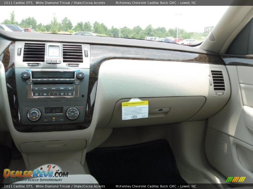 2011 Cadillac DTS White Diamond Tricoat / Shale/Cocoa Accents Photo #14