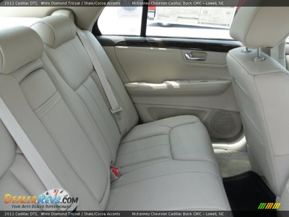 2011 Cadillac DTS White Diamond Tricoat / Shale/Cocoa Accents Photo #16