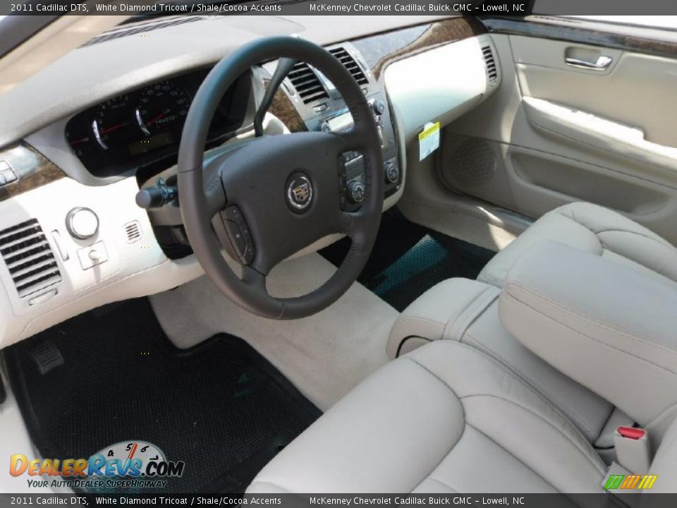 2011 Cadillac DTS White Diamond Tricoat / Shale/Cocoa Accents Photo #24