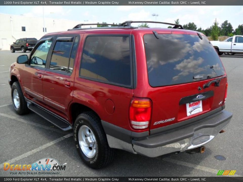 1999 Ford Explorer XLT 4x4 Toreador Red Metallic / Medium Graphite Grey Photo #2