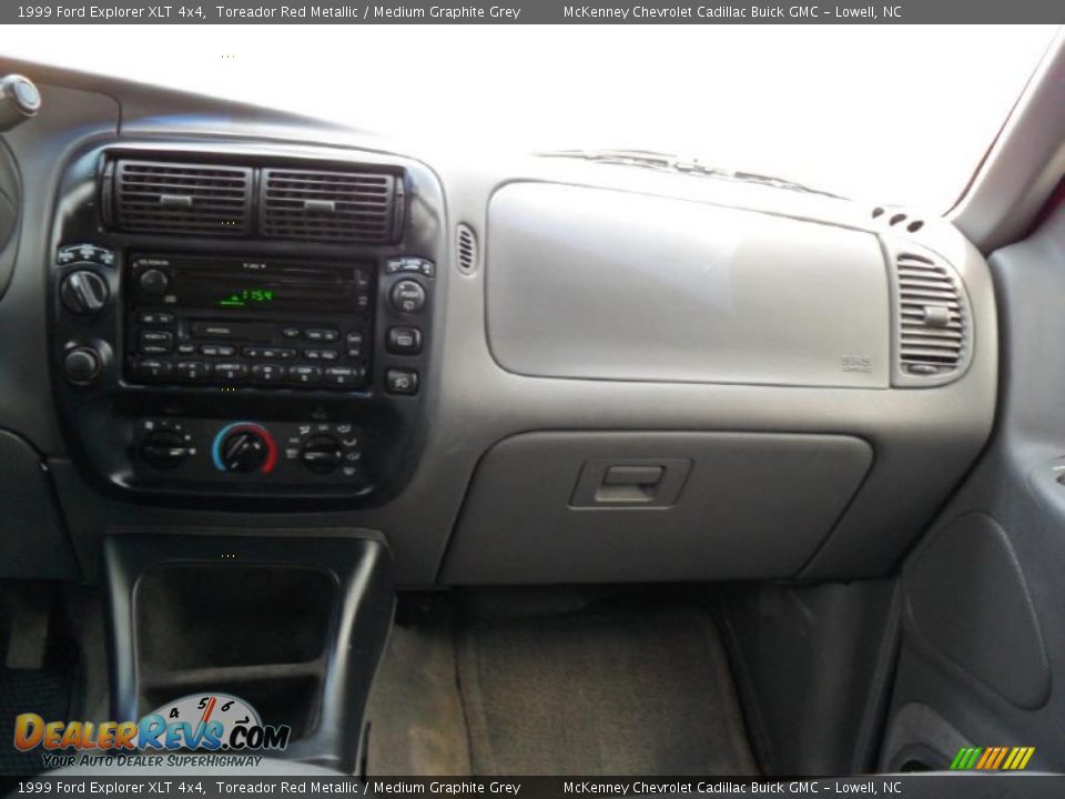 1999 Ford Explorer XLT 4x4 Toreador Red Metallic / Medium Graphite Grey Photo #16