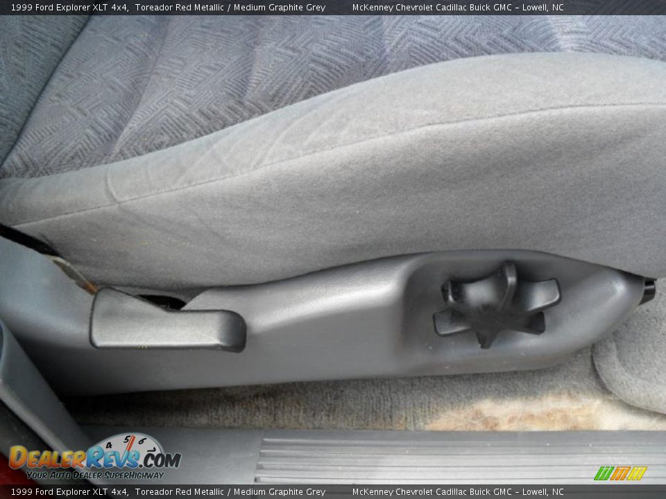 1999 Ford Explorer XLT 4x4 Toreador Red Metallic / Medium Graphite Grey Photo #20