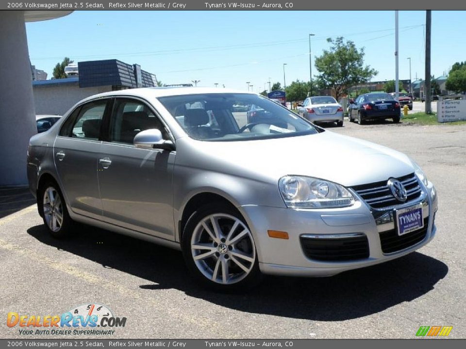 2006 Volkswagen Jetta 2.5 Sedan Reflex Silver Metallic / Grey Photo #3