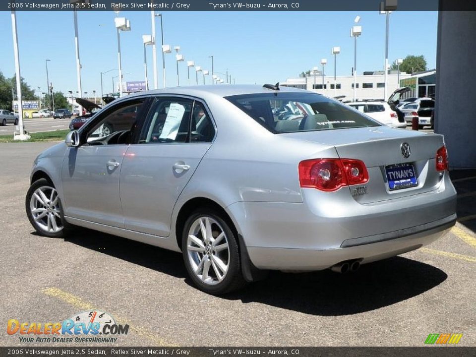 2006 Volkswagen Jetta 2.5 Sedan Reflex Silver Metallic / Grey Photo #4