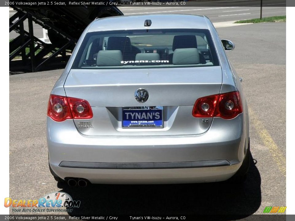 2006 Volkswagen Jetta 2.5 Sedan Reflex Silver Metallic / Grey Photo #5