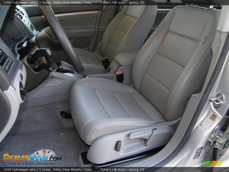 2006 Volkswagen Jetta 2.5 Sedan Reflex Silver Metallic / Grey Photo #7