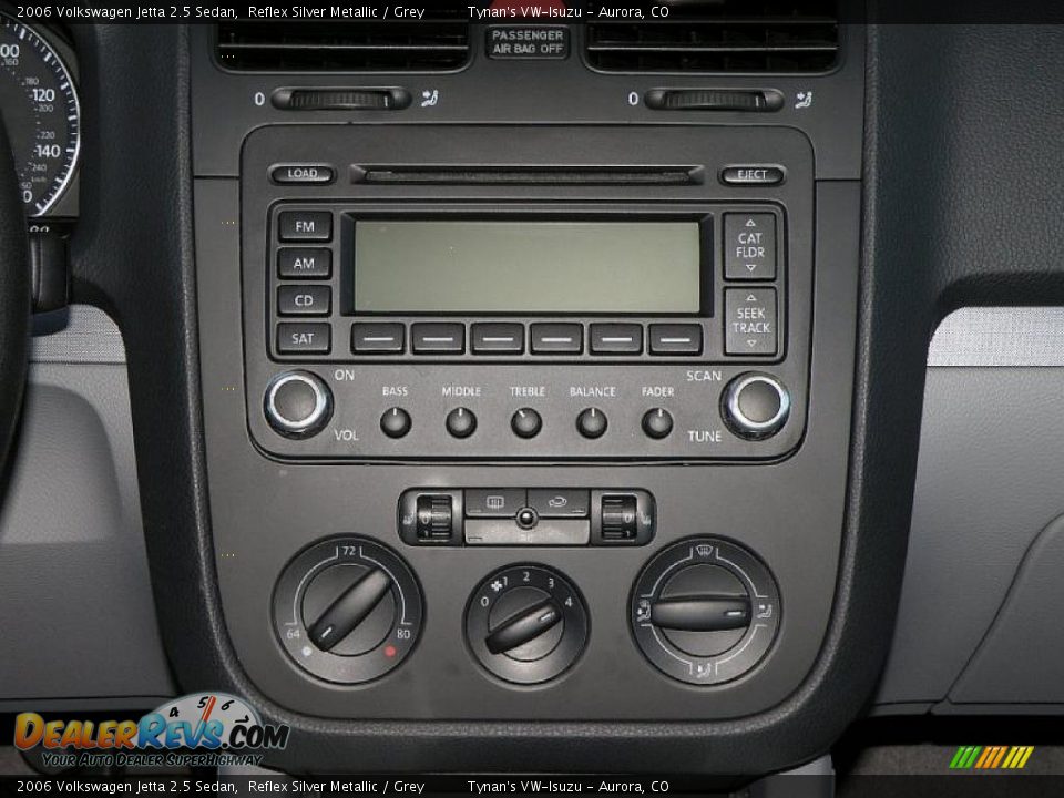 2006 Volkswagen Jetta 2.5 Sedan Reflex Silver Metallic / Grey Photo #10