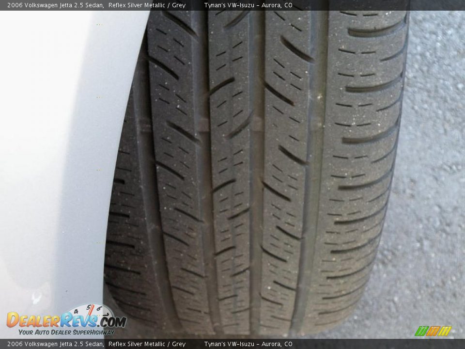 2006 Volkswagen Jetta 2.5 Sedan Reflex Silver Metallic / Grey Photo #19