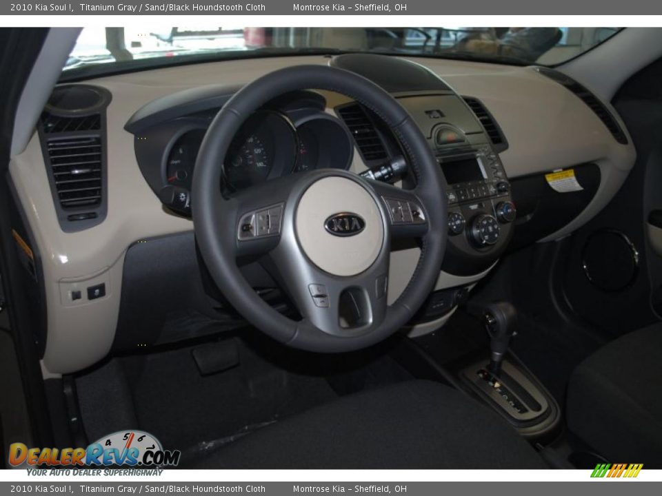 2010 Kia Soul ! Titanium Gray / Sand/Black Houndstooth Cloth Photo #14