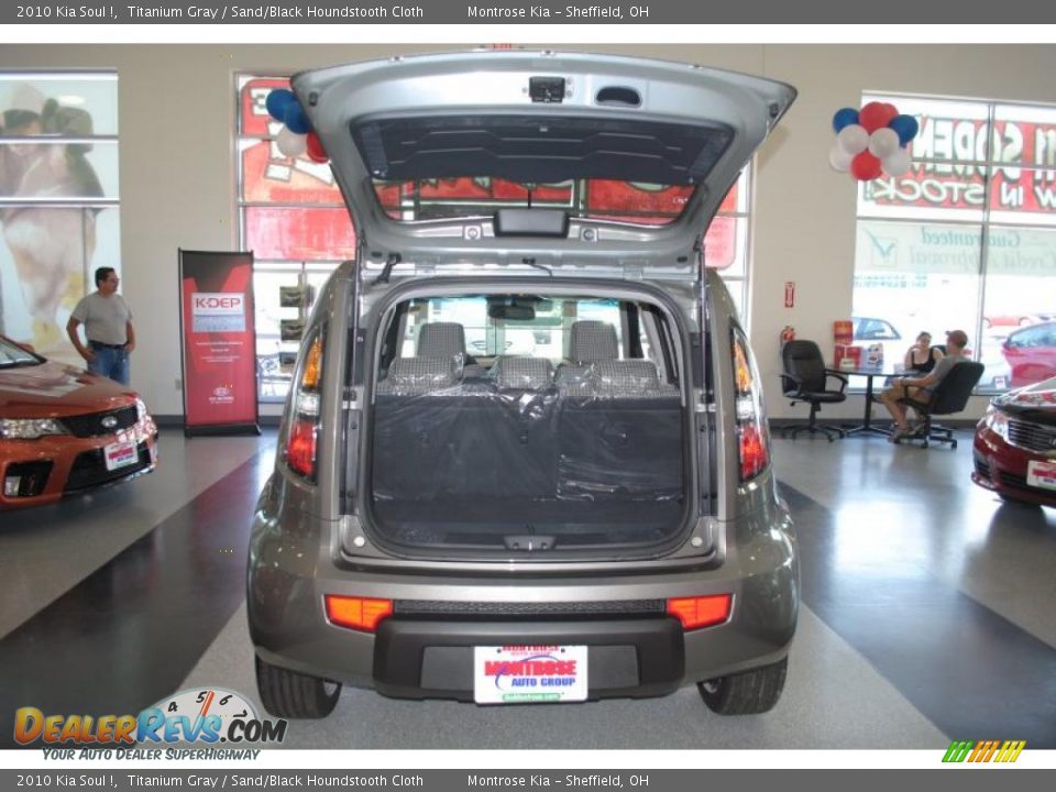 2010 Kia Soul ! Titanium Gray / Sand/Black Houndstooth Cloth Photo #24