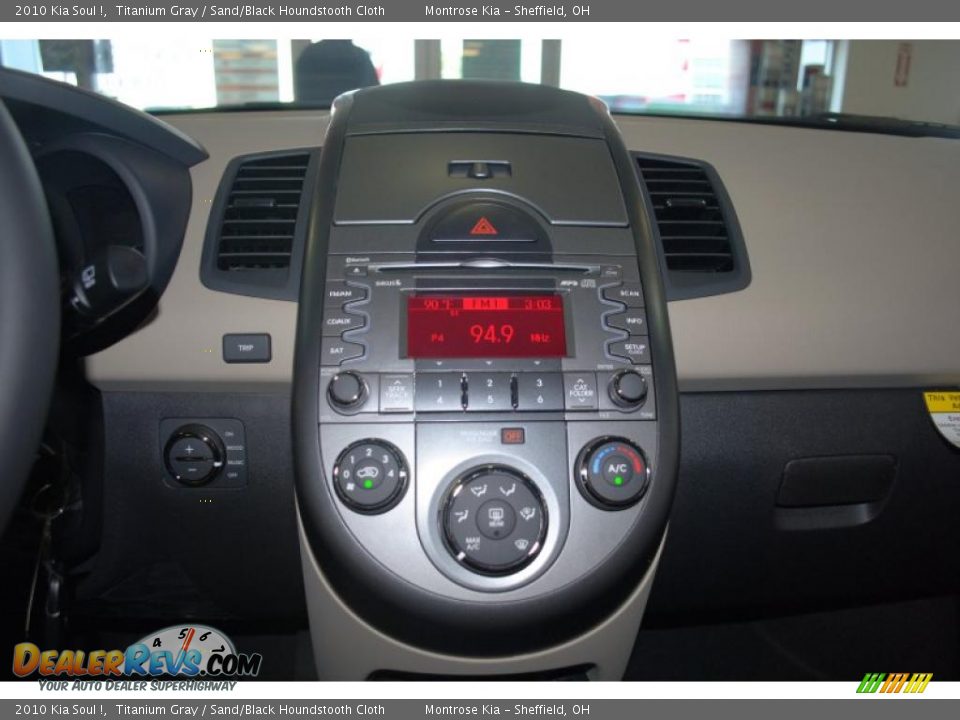 2010 Kia Soul ! Titanium Gray / Sand/Black Houndstooth Cloth Photo #35