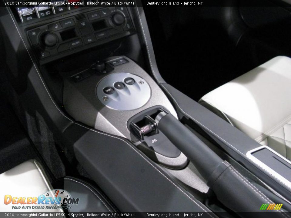 2010 Lamborghini Gallardo LP560-4 Spyder Balloon White / Black/White Photo #10