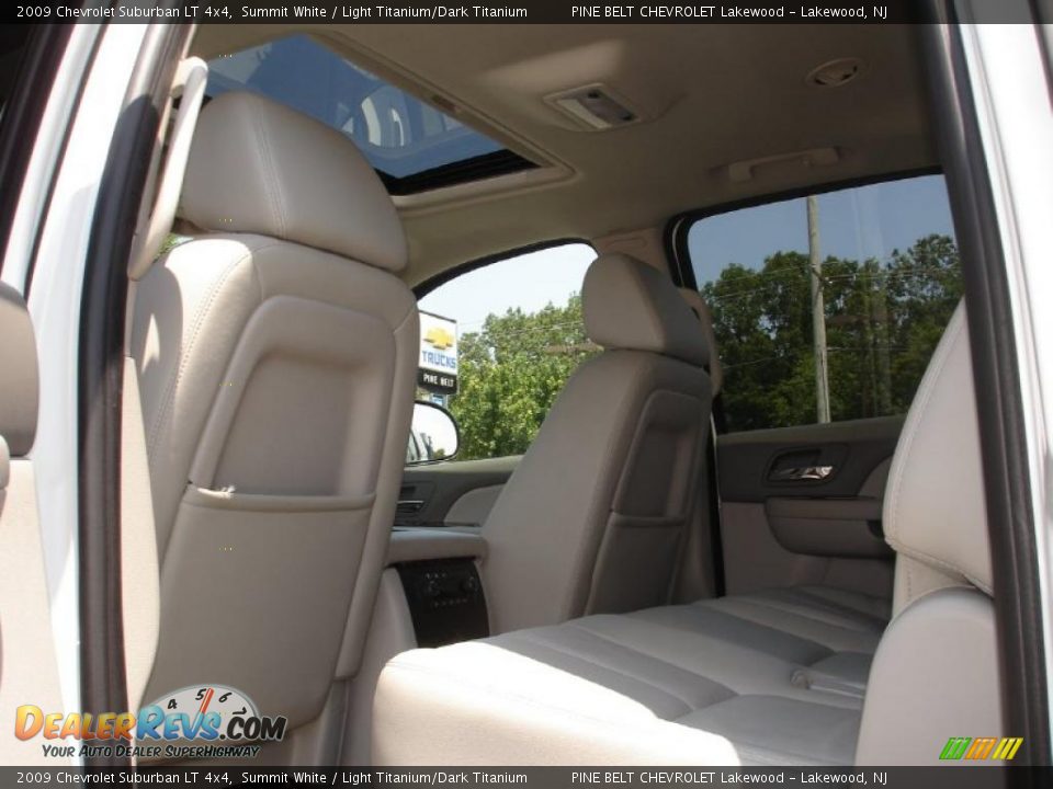 2009 Chevrolet Suburban LT 4x4 Summit White / Light Titanium/Dark Titanium Photo #11