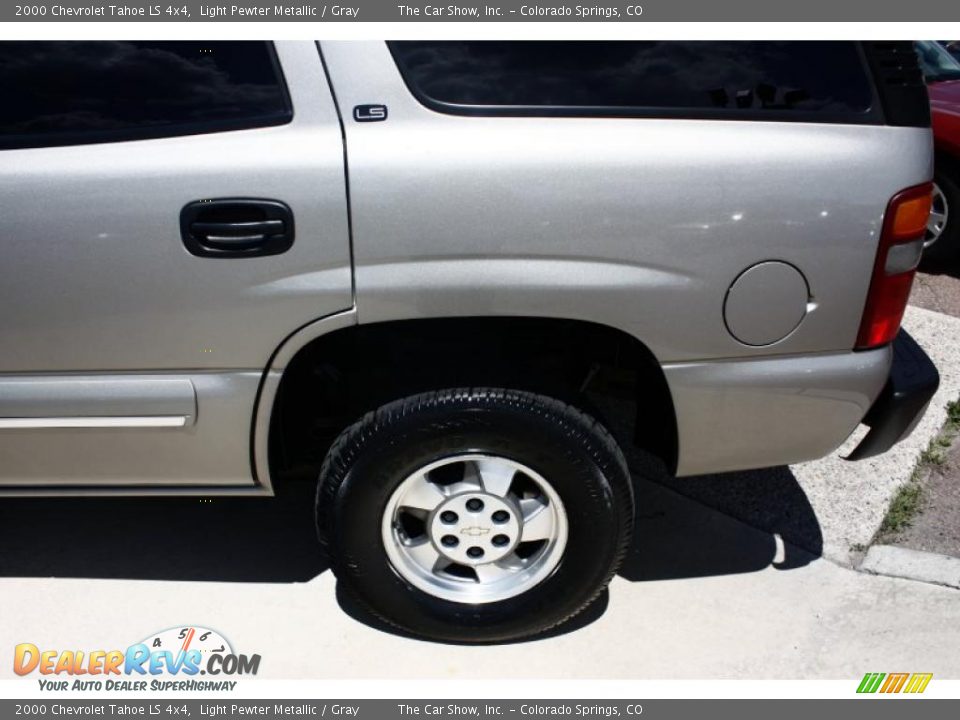 2000 Chevrolet Tahoe LS 4x4 Light Pewter Metallic / Gray Photo #23