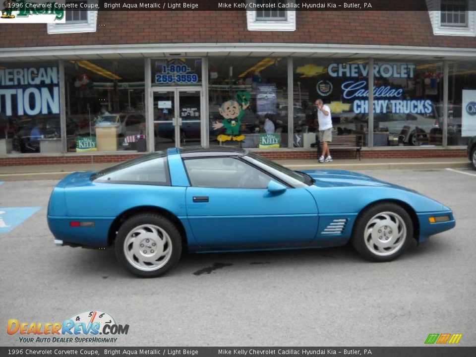 1996 Chevrolet Corvette Coupe Bright Aqua Metallic / Light Beige Photo #2