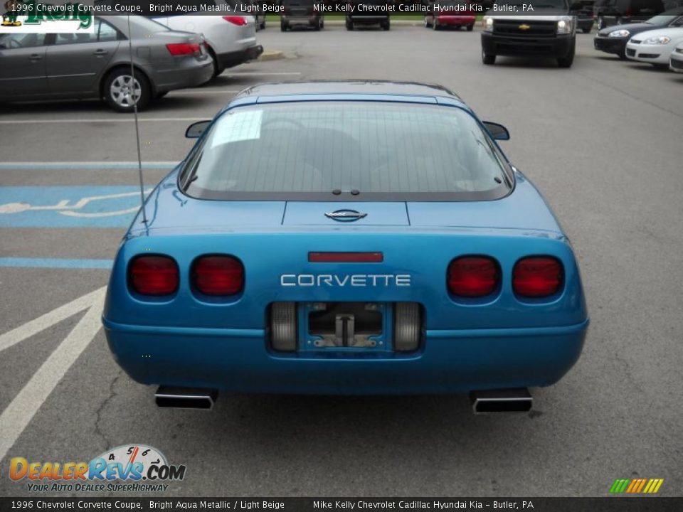 1996 Chevrolet Corvette Coupe Bright Aqua Metallic / Light Beige Photo #4