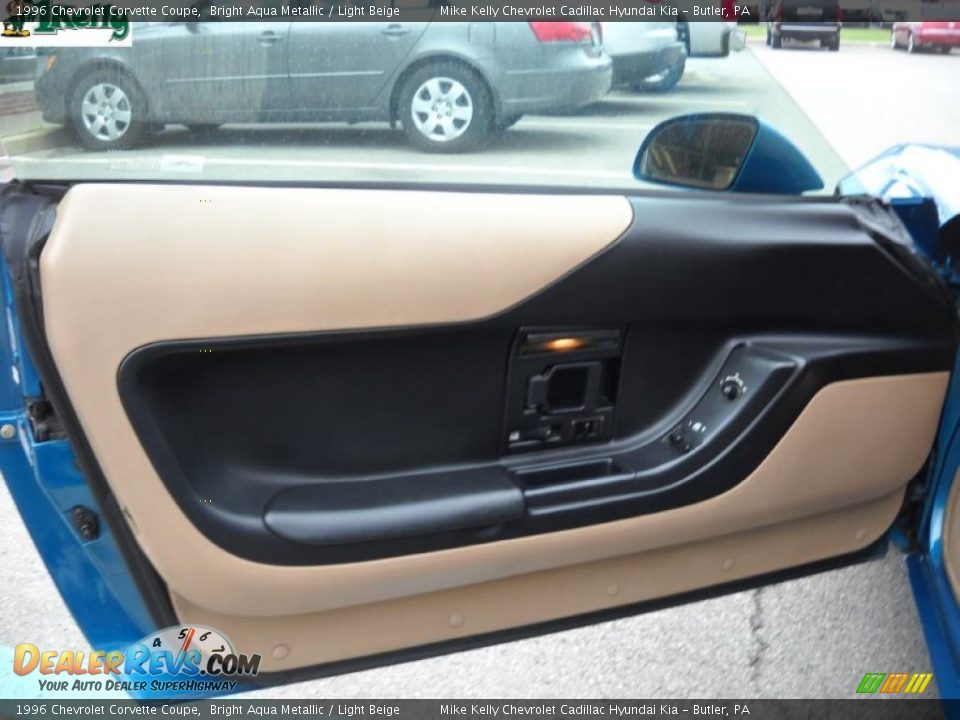 1996 Chevrolet Corvette Coupe Bright Aqua Metallic / Light Beige Photo #7