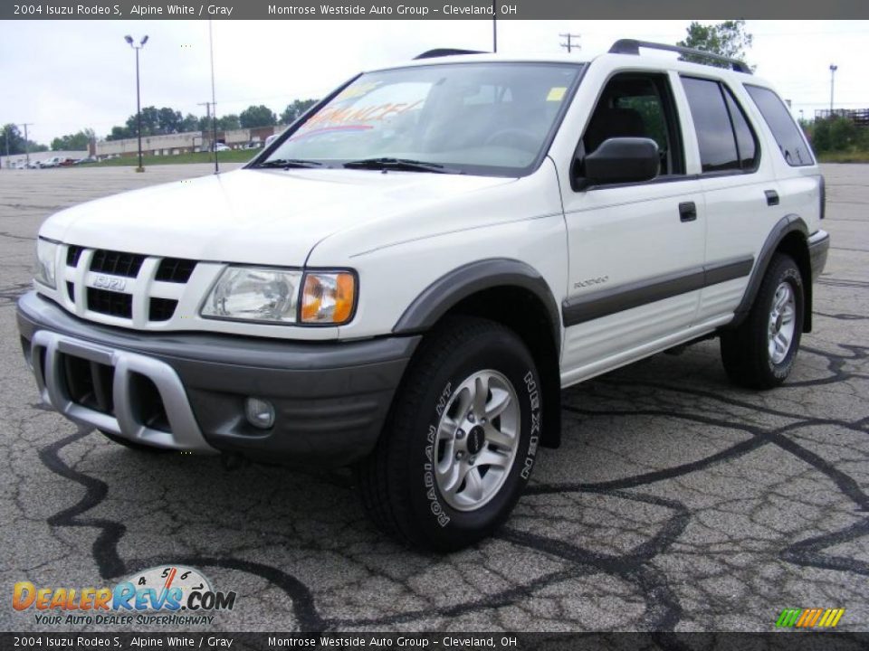 2004 Isuzu Rodeo S Alpine White / Gray Photo #1