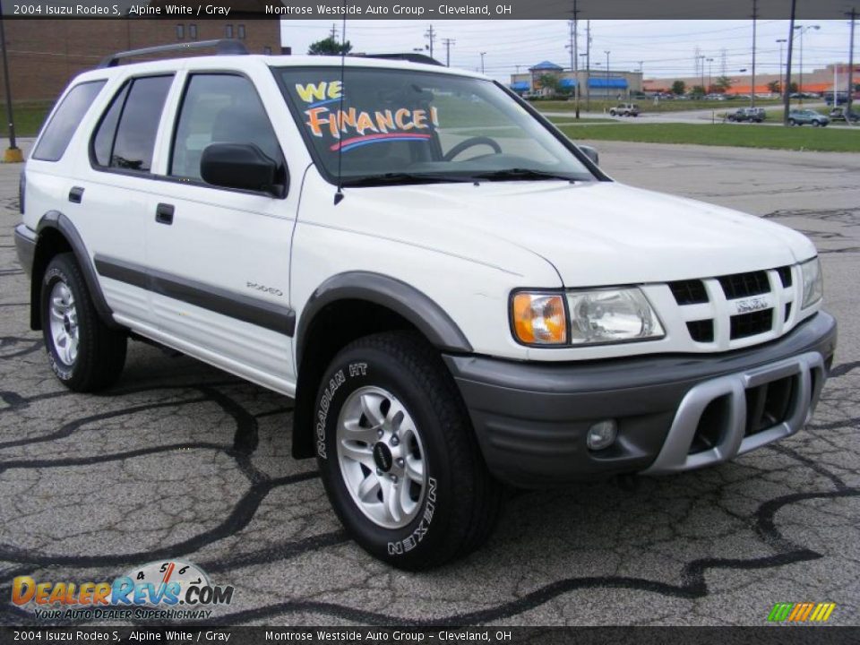 2004 Isuzu Rodeo S Alpine White / Gray Photo #7