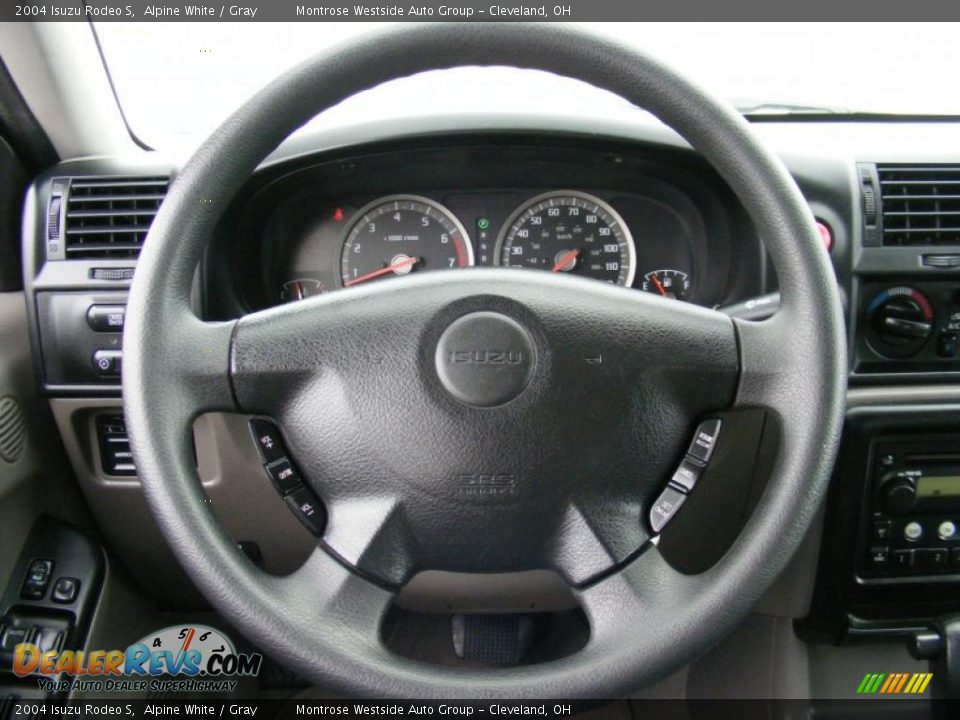 2004 Isuzu Rodeo S Alpine White / Gray Photo #16
