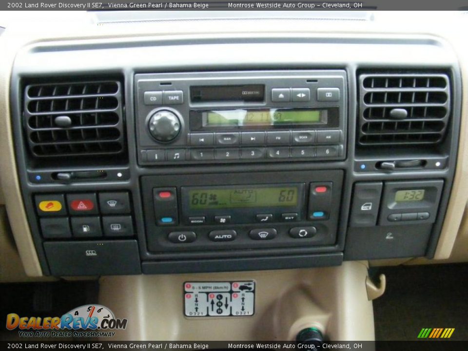 2002 Land Rover Discovery II SE7 Vienna Green Pearl / Bahama Beige Photo #19