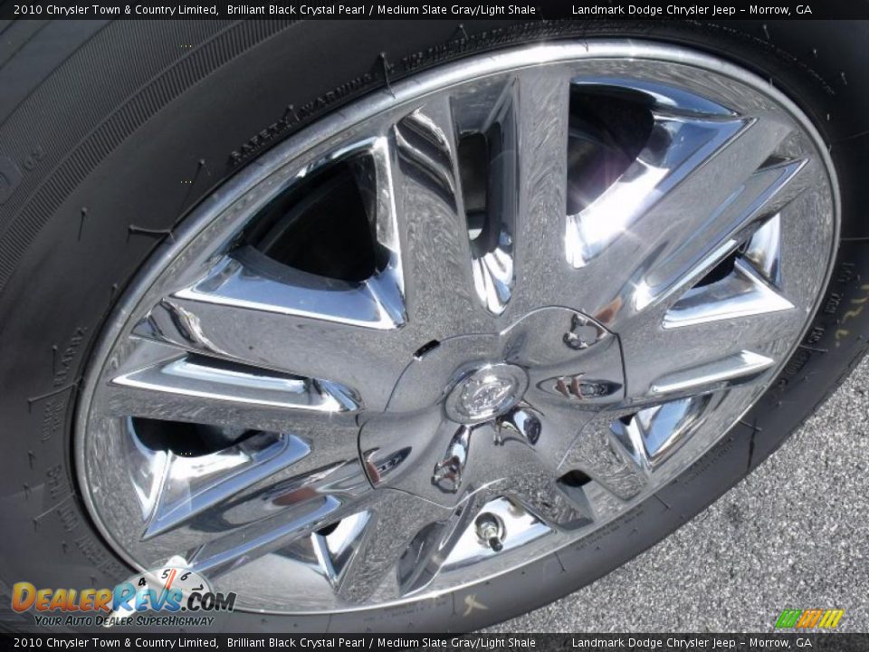 2010 Chrysler Town & Country Limited Brilliant Black Crystal Pearl / Medium Slate Gray/Light Shale Photo #5