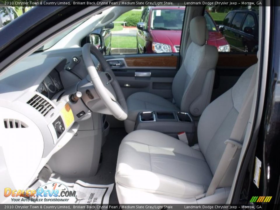 2010 Chrysler Town & Country Limited Brilliant Black Crystal Pearl / Medium Slate Gray/Light Shale Photo #6
