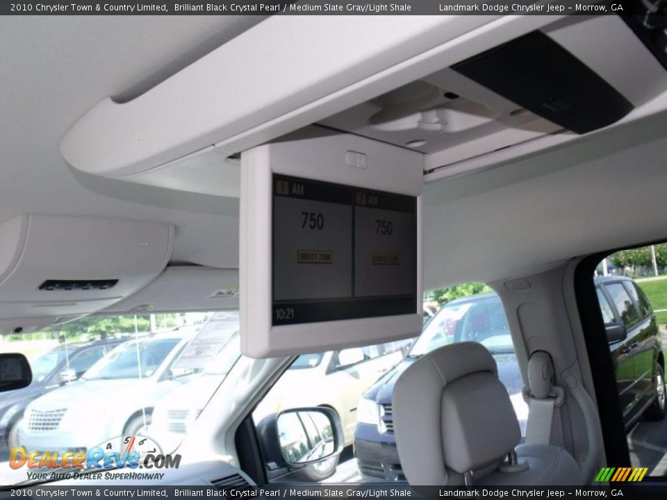 2010 Chrysler Town & Country Limited Brilliant Black Crystal Pearl / Medium Slate Gray/Light Shale Photo #8