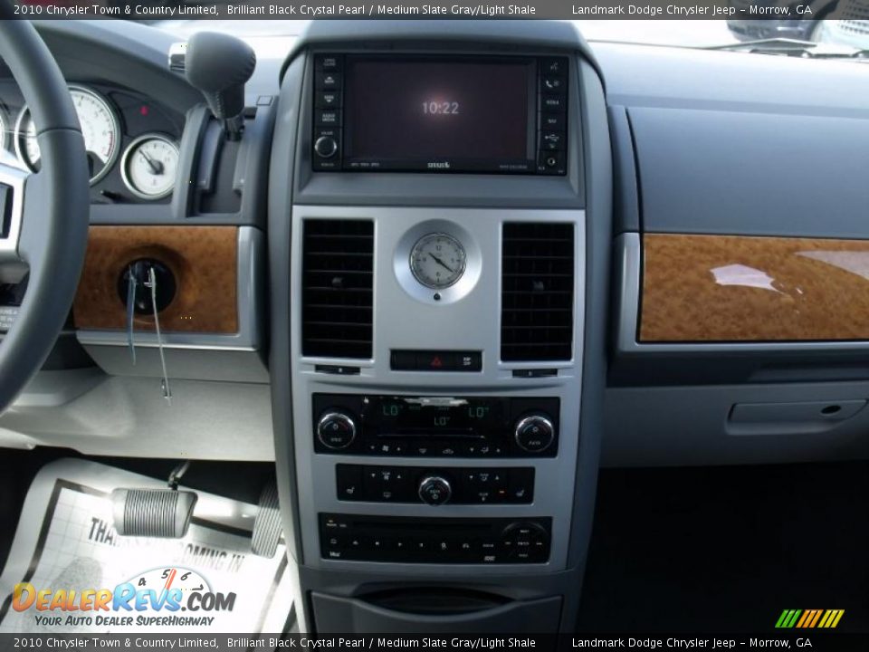 2010 Chrysler Town & Country Limited Brilliant Black Crystal Pearl / Medium Slate Gray/Light Shale Photo #12