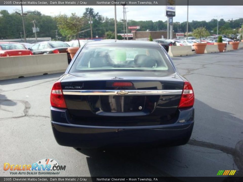 2005 Chevrolet Malibu Sedan Dark Blue Metallic / Gray Photo #4