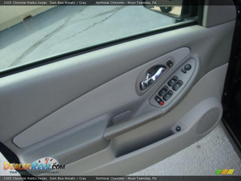 2005 Chevrolet Malibu Sedan Dark Blue Metallic / Gray Photo #14