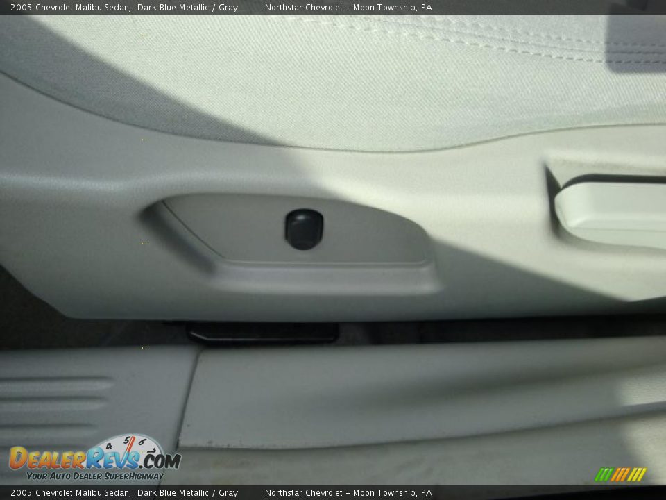 2005 Chevrolet Malibu Sedan Dark Blue Metallic / Gray Photo #16