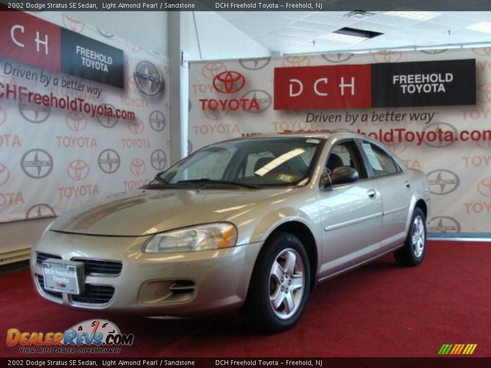 2002 Dodge Stratus SE Sedan Light Almond Pearl / Sandstone Photo #1