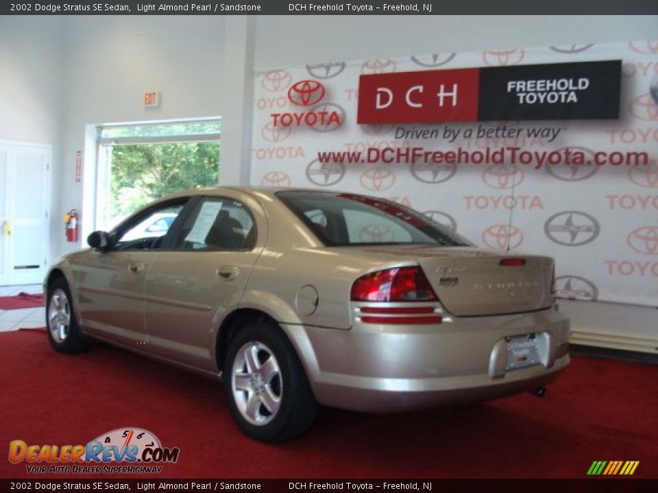 2002 Dodge Stratus SE Sedan Light Almond Pearl / Sandstone Photo #7
