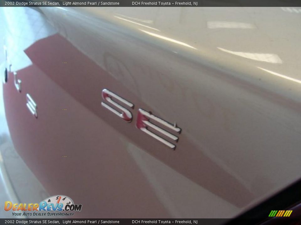 2002 Dodge Stratus SE Sedan Light Almond Pearl / Sandstone Photo #9