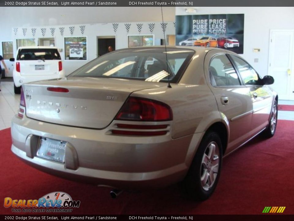 2002 Dodge Stratus SE Sedan Light Almond Pearl / Sandstone Photo #10