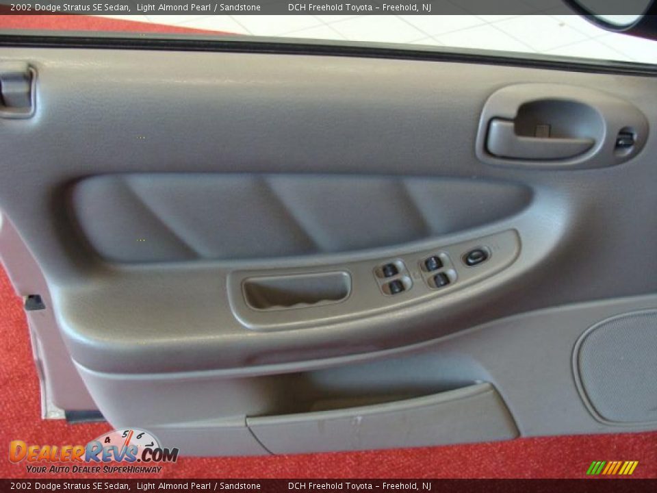 2002 Dodge Stratus SE Sedan Light Almond Pearl / Sandstone Photo #13
