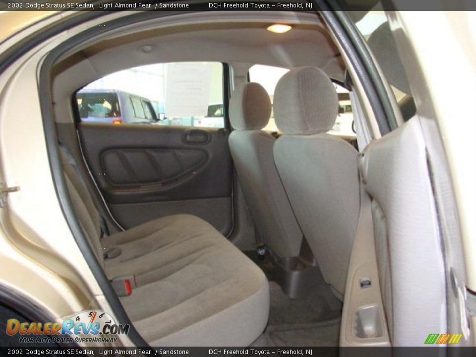 2002 Dodge Stratus SE Sedan Light Almond Pearl / Sandstone Photo #23