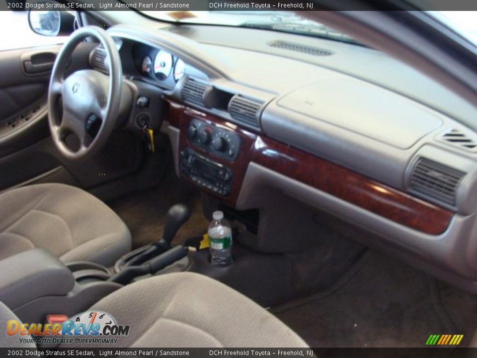 2002 Dodge Stratus SE Sedan Light Almond Pearl / Sandstone Photo #25