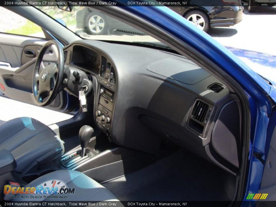 2004 Hyundai Elantra GT Hatchback Tidal Wave Blue / Dark Gray Photo #24