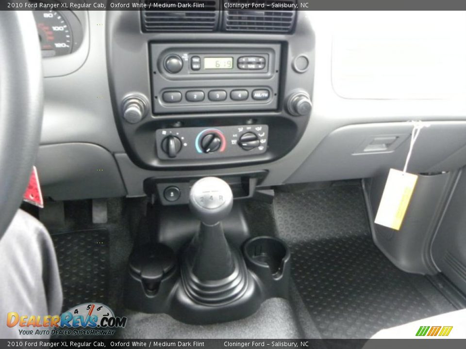 2010 Ford Ranger XL Regular Cab Oxford White / Medium Dark Flint Photo #18
